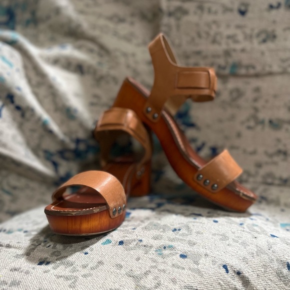 Lucky Brand wood platform sandals with heel Sz 7.5 - Picture 2 of 5